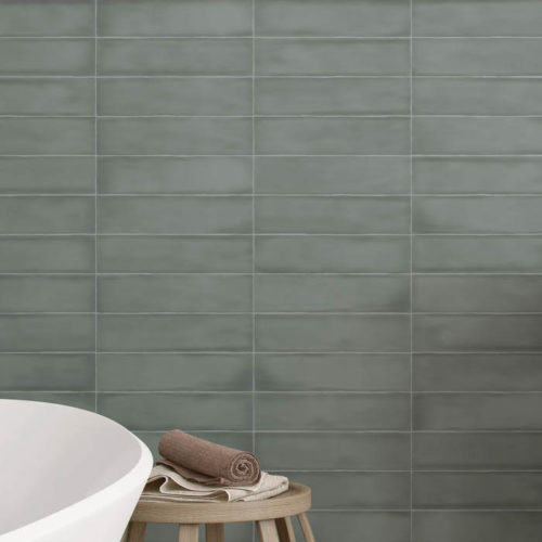 pared de baño con azulejo metro verde COLONIAL JADE